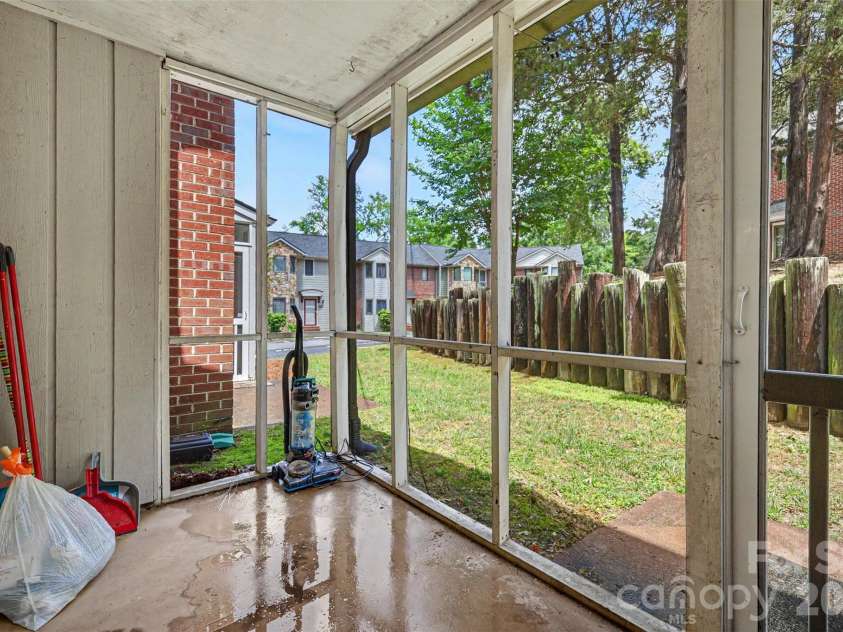 1043 Wexford Place, Concord, NC 28027.  MLS# CAR4379922, YatesRealty ID 20852. 