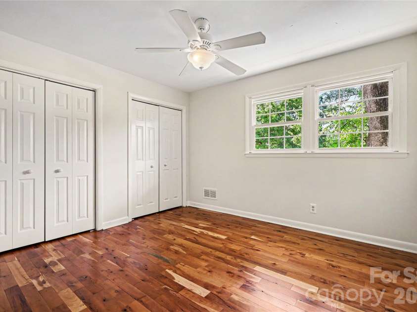 211 Windsor Drive, Shelby, NC 28150.  MLS# CAR4379981, YatesRealty ID 20853. 