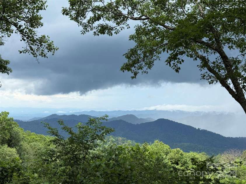 55 Ramp Patch Trail, Burnsville, NC 28714.  MLS# CAR4252557, YatesRealty ID 20854. 