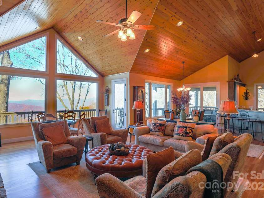 55 Ramp Patch Trail, Burnsville, NC 28714.  MLS# CAR4252557, YatesRealty ID 20854. 