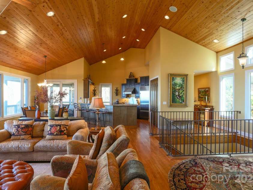 55 Ramp Patch Trail, Burnsville, NC 28714.  MLS# CAR4252557, YatesRealty ID 20854. 