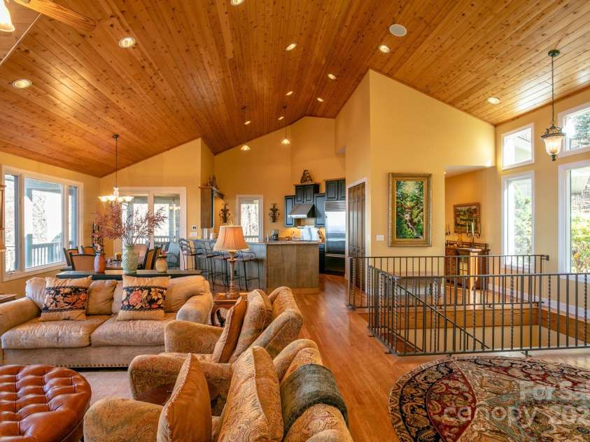 55 Ramp Patch Trail, Burnsville, NC 28714.  MLS# CAR4252557, YatesRealty ID 20854. 