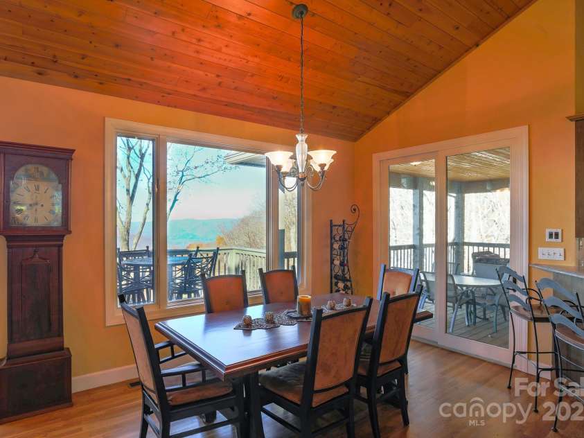 55 Ramp Patch Trail, Burnsville, NC 28714.  MLS# CAR4252557, YatesRealty ID 20854. 