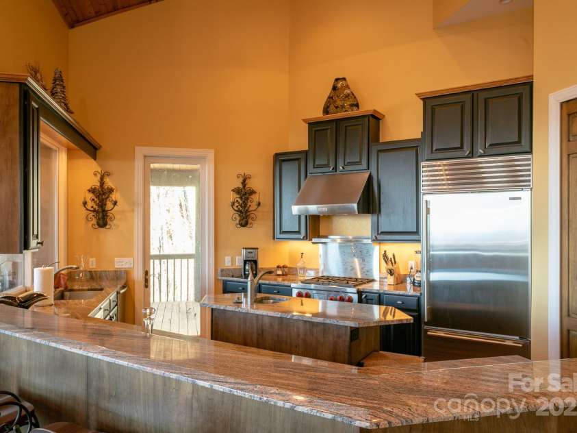 55 Ramp Patch Trail, Burnsville, NC 28714.  MLS# CAR4252557, YatesRealty ID 20854. 