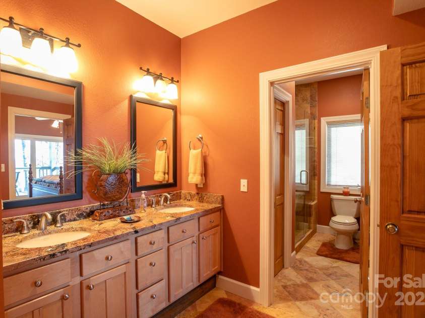 55 Ramp Patch Trail, Burnsville, NC 28714.  MLS# CAR4252557, YatesRealty ID 20854. 