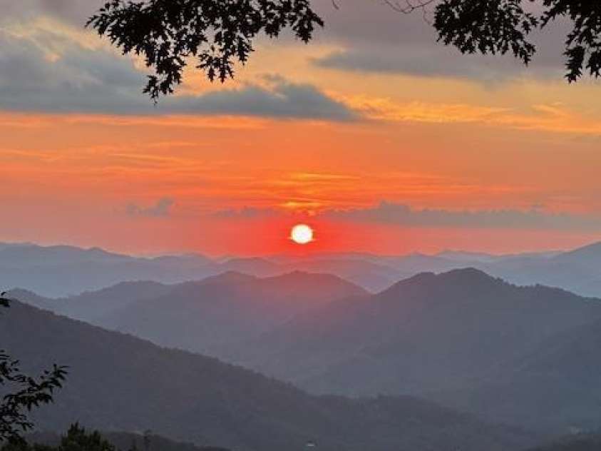 55 Ramp Patch Trail, Burnsville, NC 28714.  MLS# CAR4252557, YatesRealty ID 20854. 