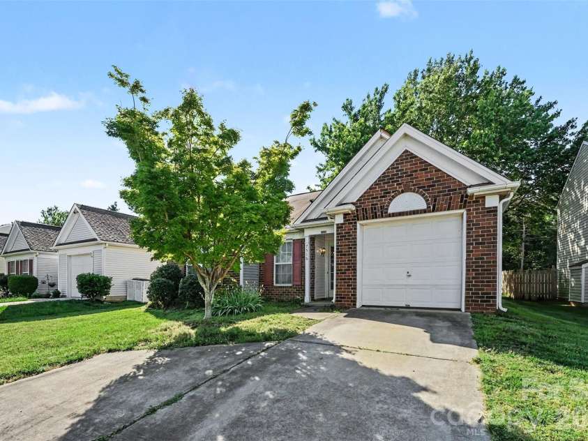 7516 Double Springs Court, Charlotte, NC 28262.  MLS# CAR4374986, YatesRealty ID 20854. 