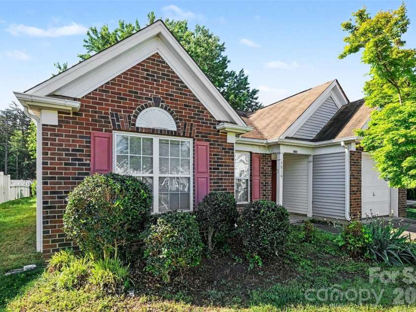 7516 Double Springs Court, Charlotte, NC 28262.  MLS# CAR4374986, YatesRealty ID 20854. 