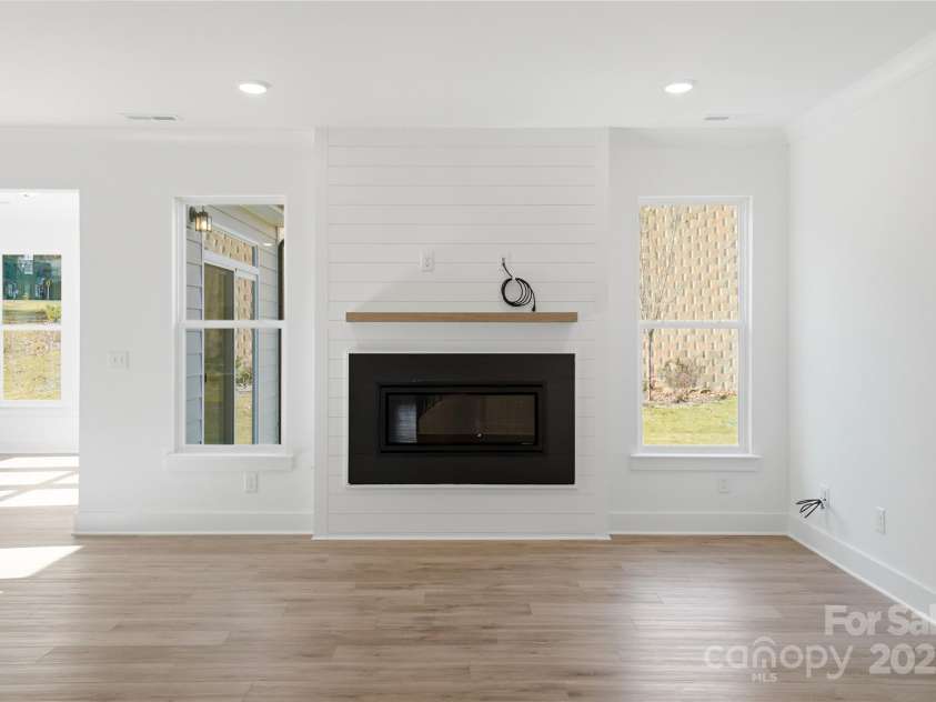 107 Longwood Road, Mooresville, NC 28115.  MLS# CAR4273338, YatesRealty ID 20855. 