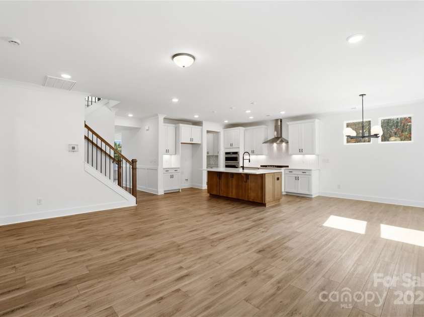 107 Longwood Road, Mooresville, NC 28115.  MLS# CAR4273338, YatesRealty ID 20855. 