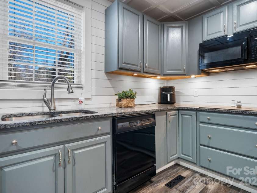 845 Linville Road, Mount Airy, NC 27030.  MLS# CAR4273389, YatesRealty ID 20856. 