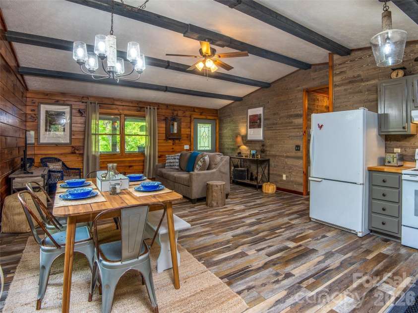 154 Cedarwood Drive, Waynesville, NC 28785.  MLS# CAR4378643, YatesRealty ID 20857. 