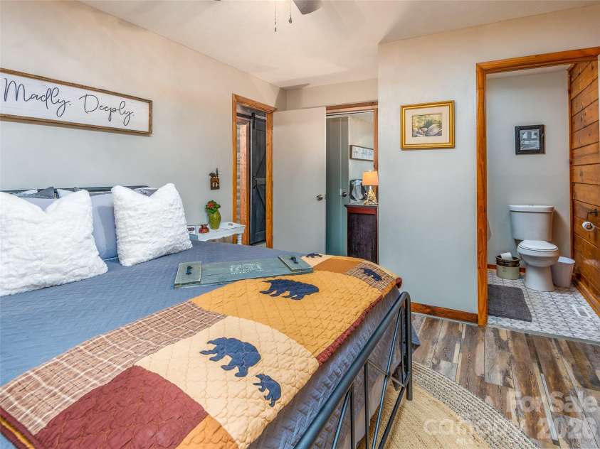154 Cedarwood Drive, Waynesville, NC 28785.  MLS# CAR4378643, YatesRealty ID 20857. 