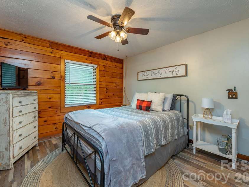 154 Cedarwood Drive, Waynesville, NC 28785.  MLS# CAR4378643, YatesRealty ID 20857. 
