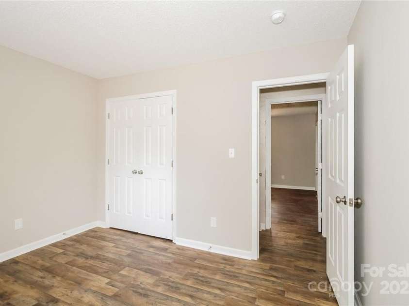 201 Killian Circle, Clover, SC 29710.  MLS# CAR4271687, YatesRealty ID 20857. 