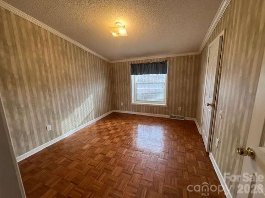 4 English Oaks Drive, Candler, NC 28715.  MLS# CAR4334695, YatesRealty ID 2086. Bedroom