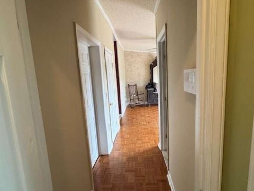 4 English Oaks Drive, Candler, NC 28715.  MLS# CAR4334695, YatesRealty ID 2086. Hallway
