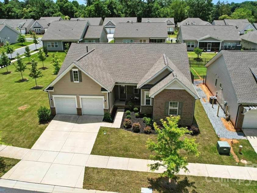 231 Cotton Ridge Place, Rock Hill, SC 29730.  MLS# CAR4271649, YatesRealty ID 20860. 