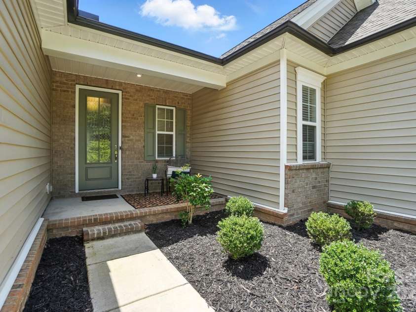 231 Cotton Ridge Place, Rock Hill, SC 29730.  MLS# CAR4271649, YatesRealty ID 20860. 