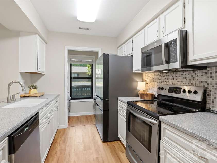 106 Cedar Hollow Drive, Fort Mill, SC 29715.  MLS# CAR4372687, YatesRealty ID 20861. 