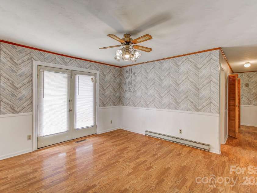 617 Oak Grove Road, Kings Mountain, NC 28086.  MLS# CAR4272388, YatesRealty ID 20861. 