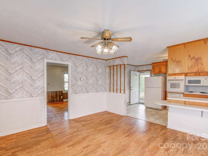 617 Oak Grove Road, Kings Mountain, NC 28086.  MLS# CAR4272388, YatesRealty ID 20861. 