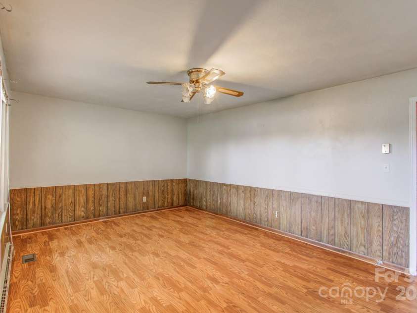 617 Oak Grove Road, Kings Mountain, NC 28086.  MLS# CAR4272388, YatesRealty ID 20861. 