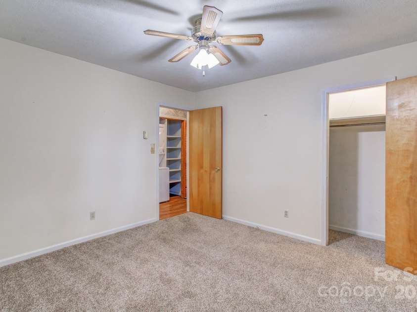 617 Oak Grove Road, Kings Mountain, NC 28086.  MLS# CAR4272388, YatesRealty ID 20861. 