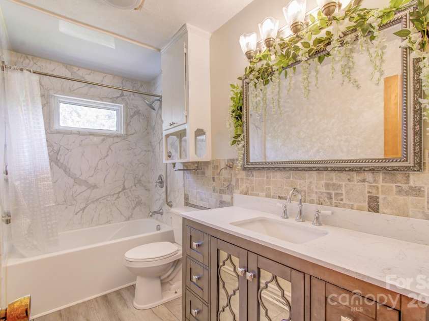 617 Oak Grove Road, Kings Mountain, NC 28086.  MLS# CAR4272388, YatesRealty ID 20861. 