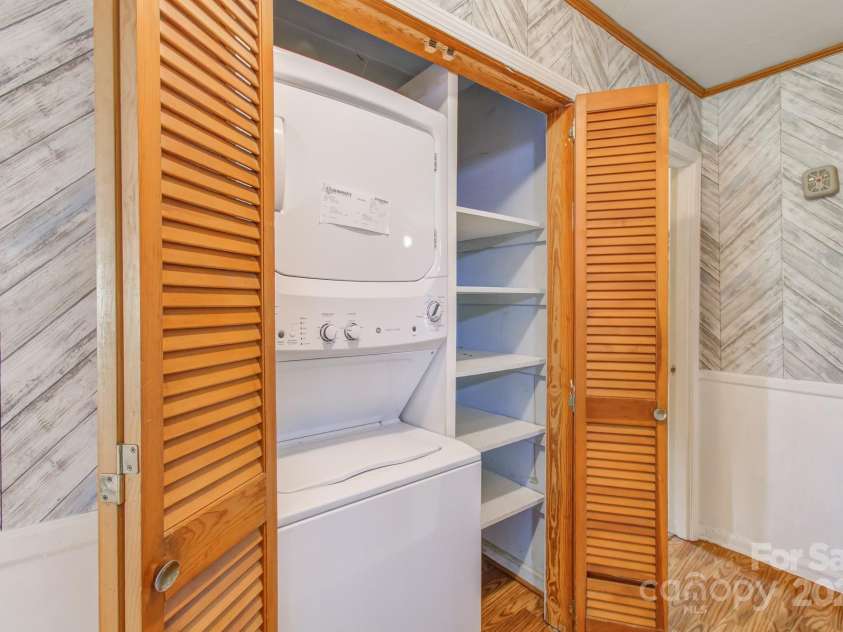 617 Oak Grove Road, Kings Mountain, NC 28086.  MLS# CAR4272388, YatesRealty ID 20861. 