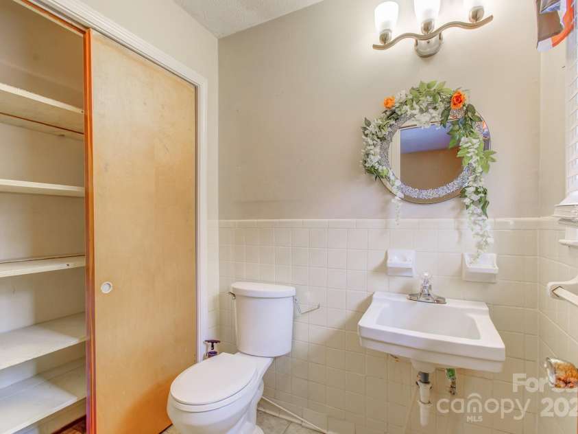 617 Oak Grove Road, Kings Mountain, NC 28086.  MLS# CAR4272388, YatesRealty ID 20861. 