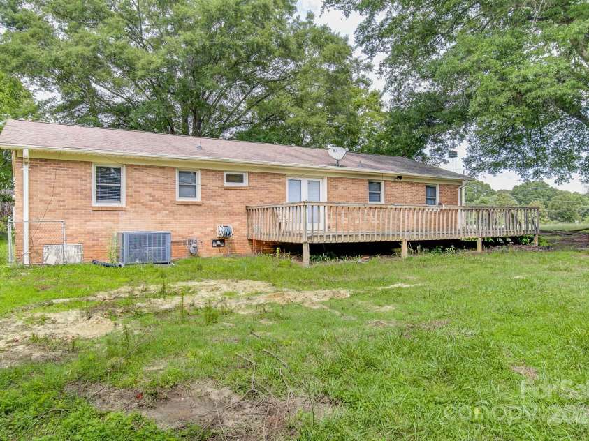 617 Oak Grove Road, Kings Mountain, NC 28086.  MLS# CAR4272388, YatesRealty ID 20861. 