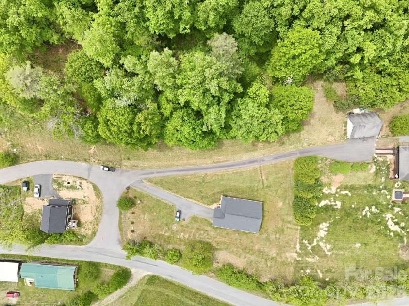 10 Scarlett Ridge Drive, Marshall, NC 28753.  MLS# CAR4365388, YatesRealty ID 20862. 