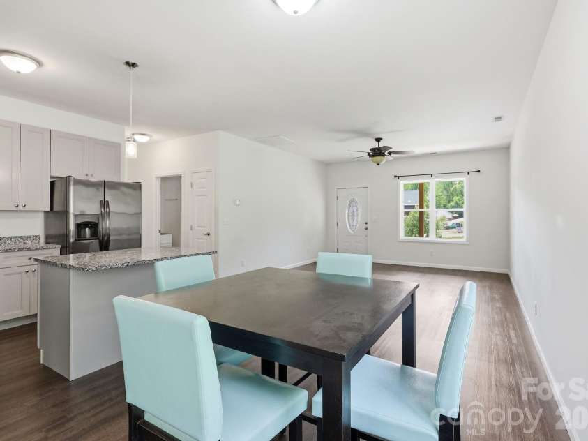 10 Scarlett Ridge Drive, Marshall, NC 28753.  MLS# CAR4365388, YatesRealty ID 20862. 