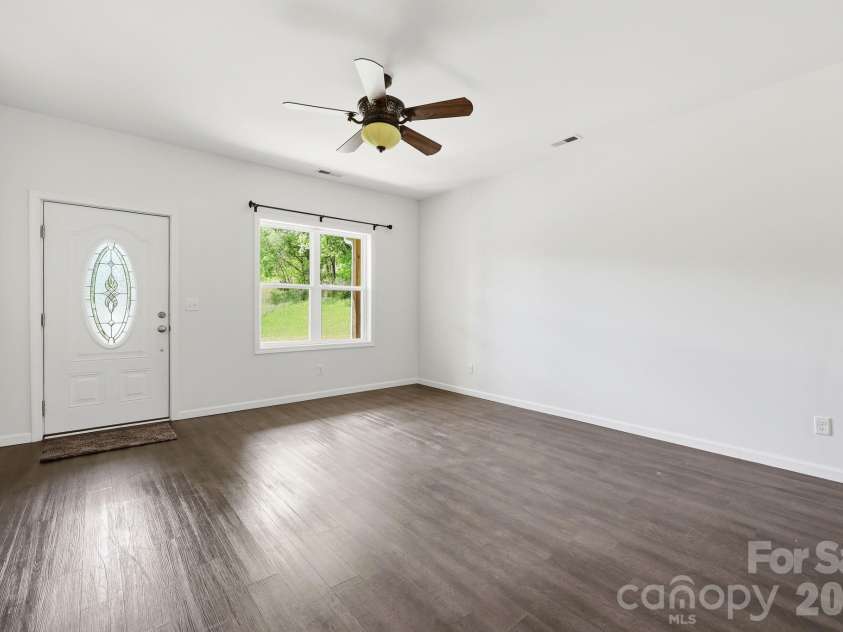 10 Scarlett Ridge Drive, Marshall, NC 28753.  MLS# CAR4365388, YatesRealty ID 20862. 