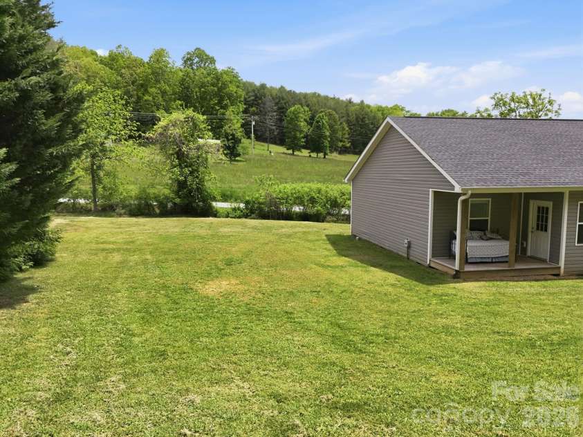 10 Scarlett Ridge Drive, Marshall, NC 28753.  MLS# CAR4365388, YatesRealty ID 20862. 