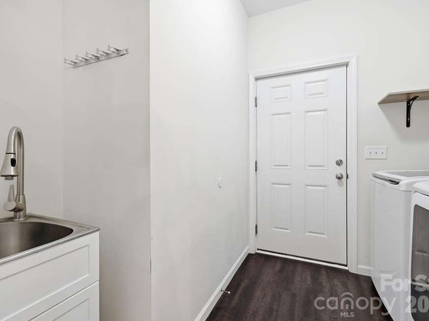 10 Scarlett Ridge Drive, Marshall, NC 28753.  MLS# CAR4365388, YatesRealty ID 20862. 
