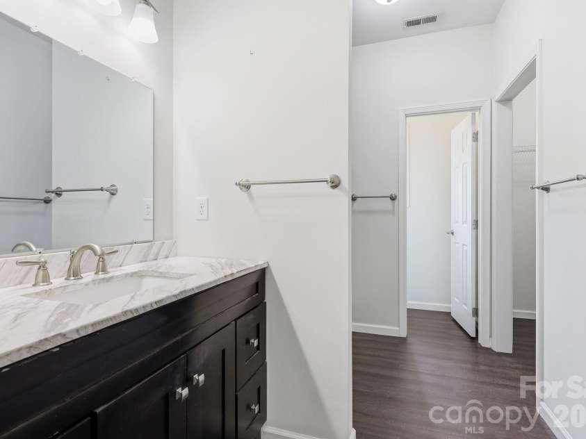 10 Scarlett Ridge Drive, Marshall, NC 28753.  MLS# CAR4365388, YatesRealty ID 20862. 