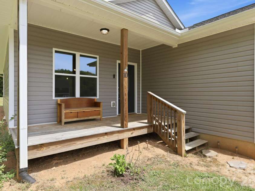 10 Scarlett Ridge Drive, Marshall, NC 28753.  MLS# CAR4365388, YatesRealty ID 20862. 