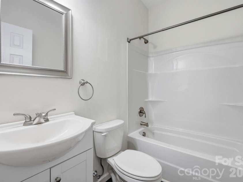 10 Scarlett Ridge Drive, Marshall, NC 28753.  MLS# CAR4365388, YatesRealty ID 20862. 