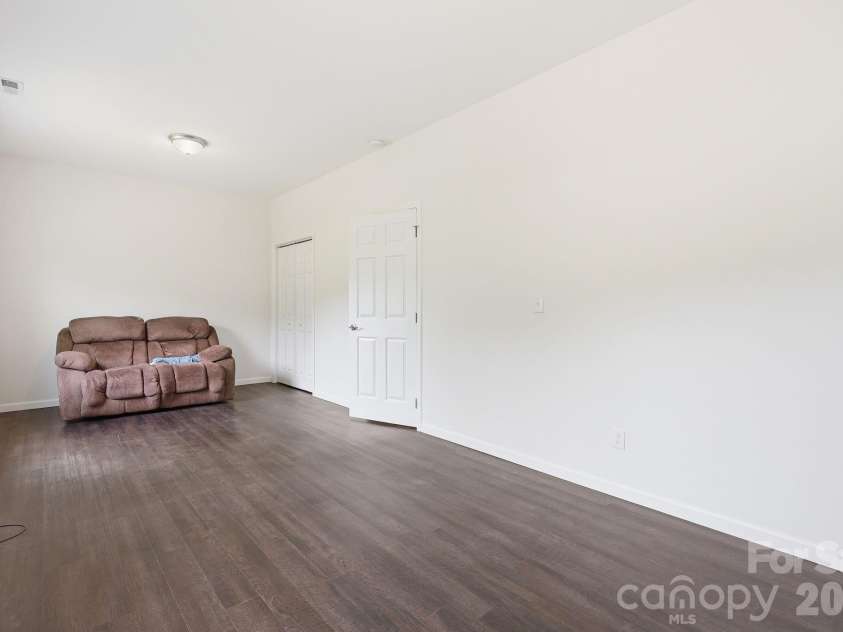 10 Scarlett Ridge Drive, Marshall, NC 28753.  MLS# CAR4365388, YatesRealty ID 20862. 