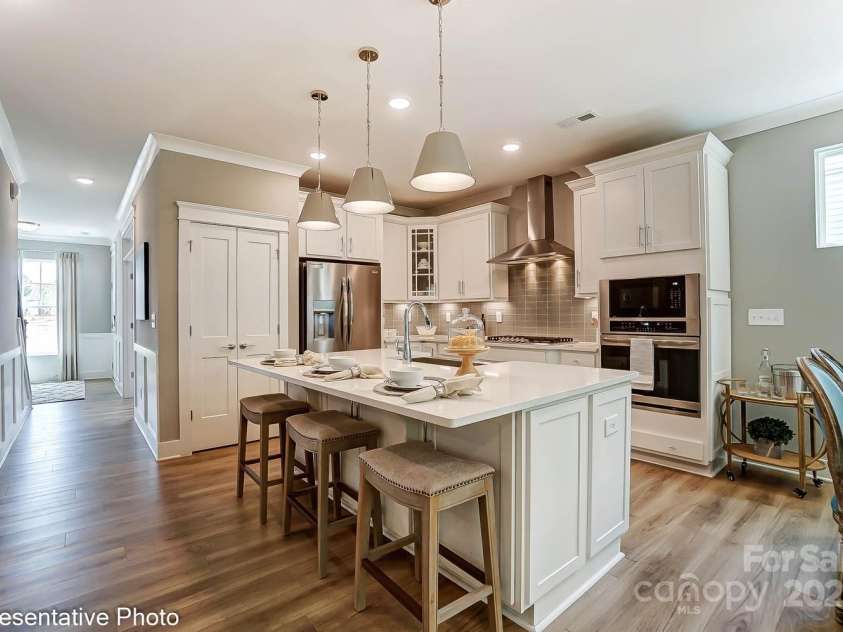 111 Longwood Road, Mooresville, NC 28115.  MLS# CAR4273278, YatesRealty ID 20862. 