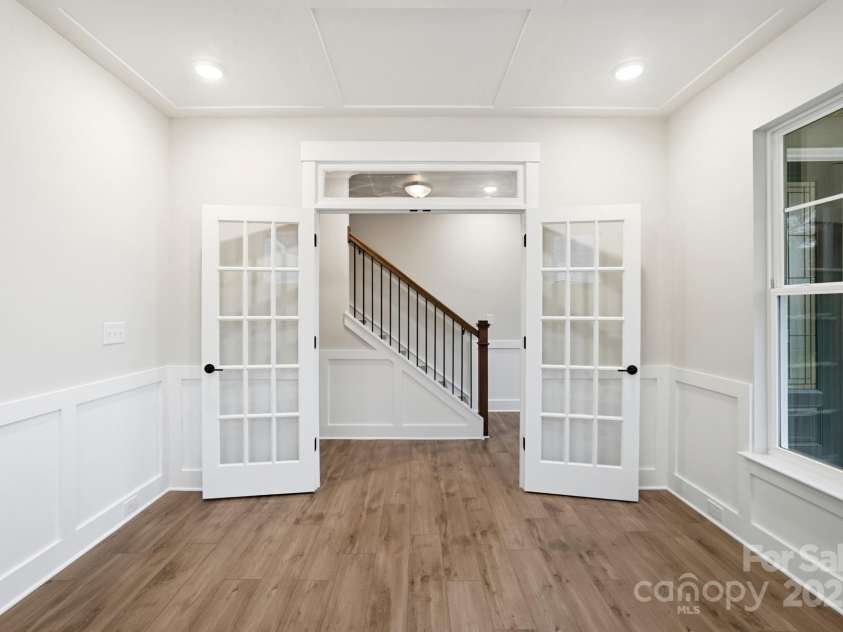 111 Longwood Road, Mooresville, NC 28115.  MLS# CAR4273278, YatesRealty ID 20862. 