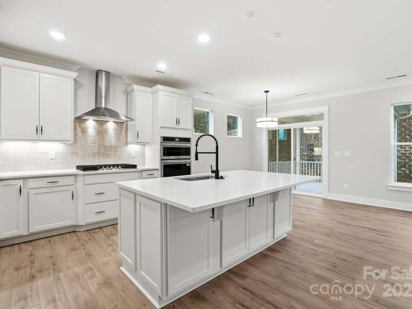 111 Longwood Road, Mooresville, NC 28115.  MLS# CAR4273278, YatesRealty ID 20862. 