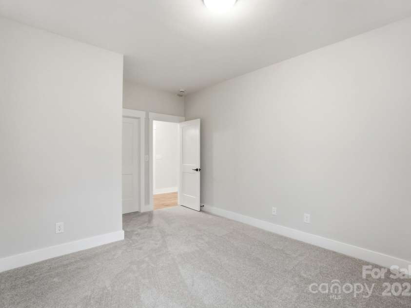 111 Longwood Road, Mooresville, NC 28115.  MLS# CAR4273278, YatesRealty ID 20862. 