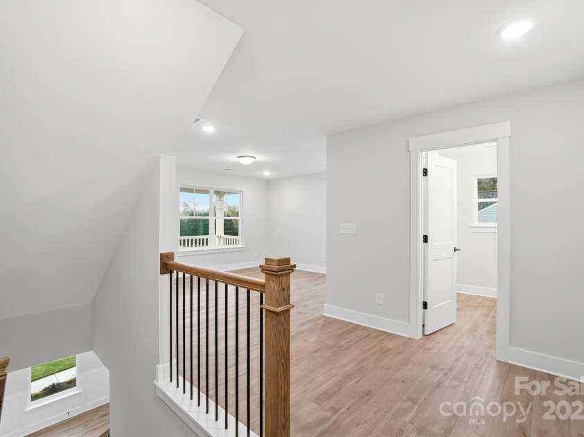 111 Longwood Road, Mooresville, NC 28115.  MLS# CAR4273278, YatesRealty ID 20862. 