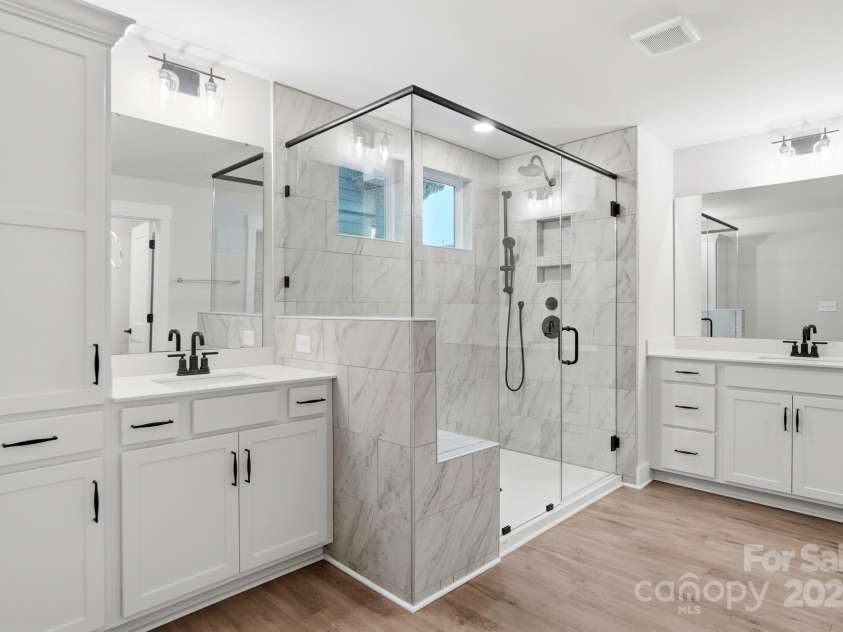 111 Longwood Road, Mooresville, NC 28115.  MLS# CAR4273278, YatesRealty ID 20862. 