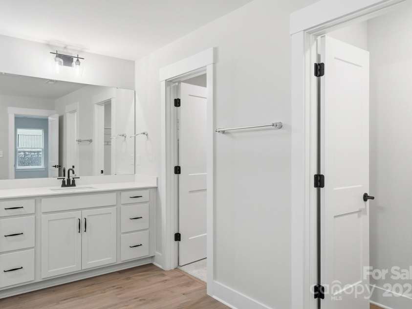 111 Longwood Road, Mooresville, NC 28115.  MLS# CAR4273278, YatesRealty ID 20862. 