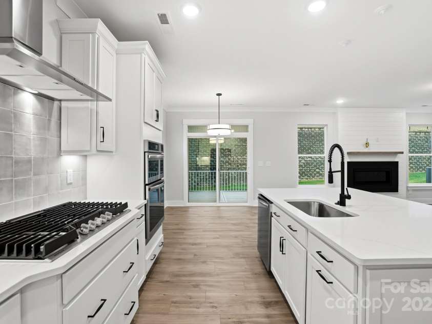 111 Longwood Road, Mooresville, NC 28115.  MLS# CAR4273278, YatesRealty ID 20862. 