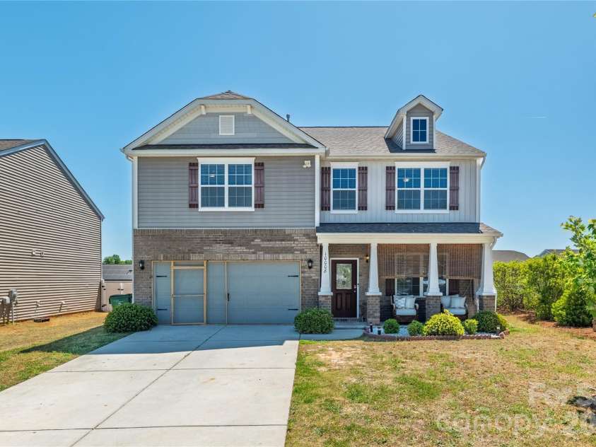 10008 Brawley Lane, Charlotte, NC 28215.  MLS# CAR4380004, YatesRealty ID 20864. 